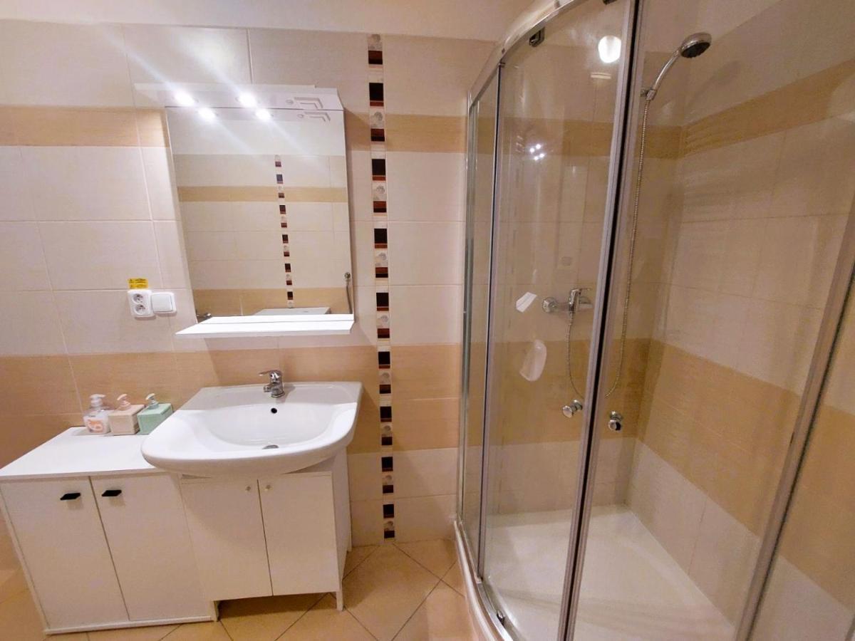 Prostorny Byt V Centru 3 Kk 80 M2 Hradec Králové Extérieur photo