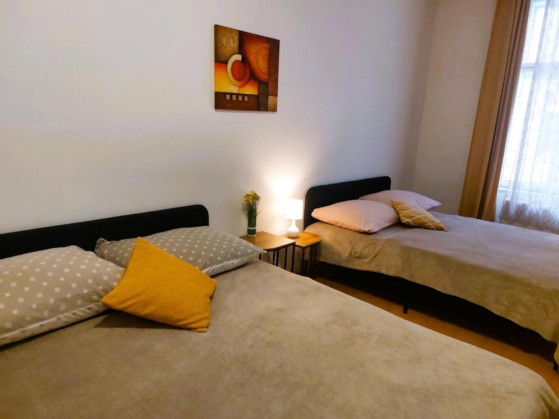 Prostorny Byt V Centru 3 Kk 80 M2 Hradec Králové Extérieur photo
